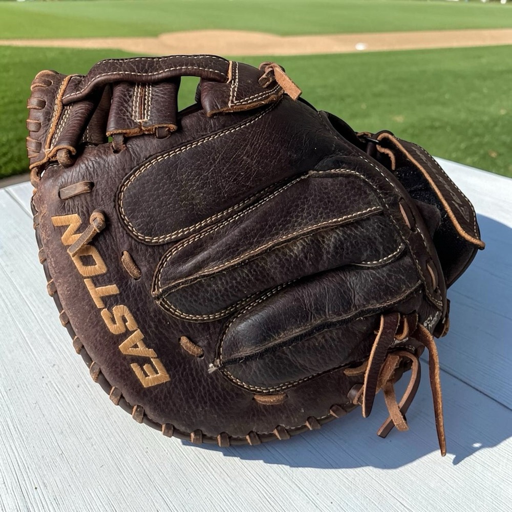 Easton PFP2 ProWess Fastpitch Softball Catchers Mitt 34" RHT Baseball Glove